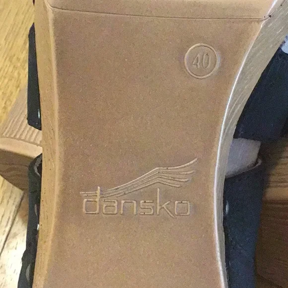 Woman’s Dansko black ankle strap heeled sandals. Size 40. Never worn! New! - Picture 8 of 9